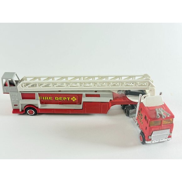 Vintage Diecast Fire Trucks Lot 2pc 1:32 1 pc 1:64 Toy Models Red/Green - Picture 4 of 10